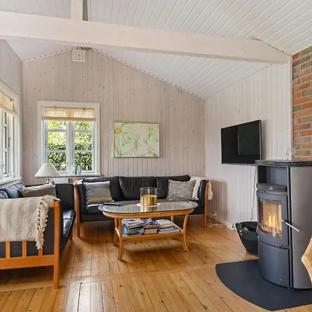 Lenya - 60m From The Sea By Interhome