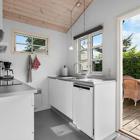 Lenya - 60m From The Sea By Interhome *