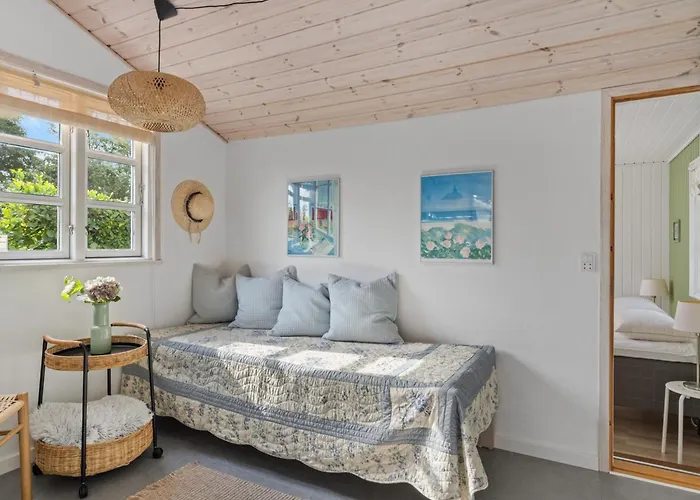 Lenya - 60m From The Sea By Interhome